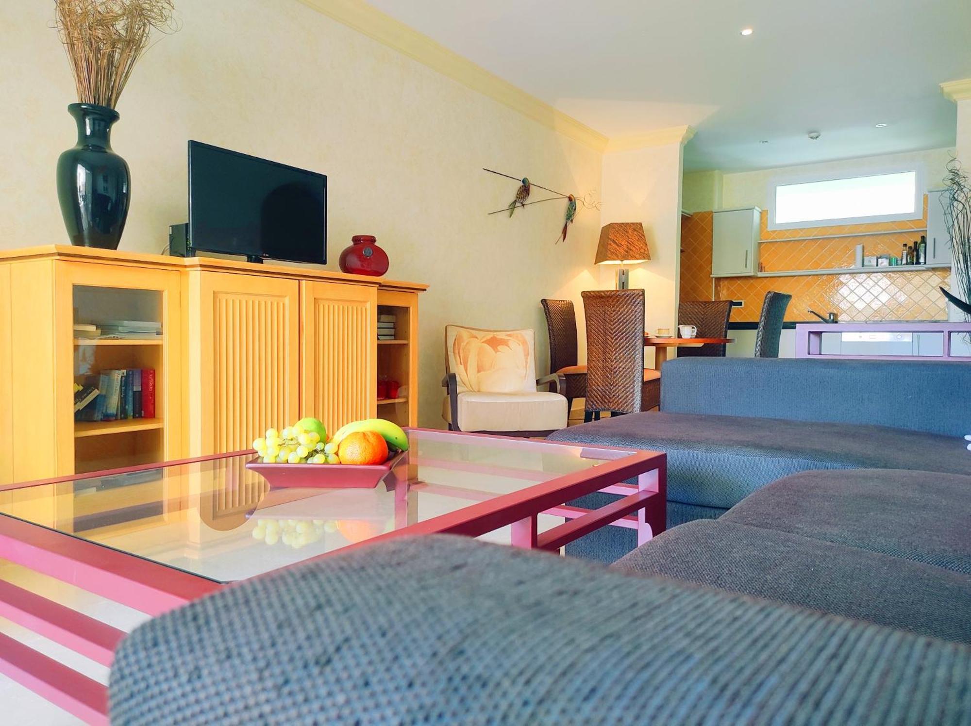 El Nautico Suites, The Beachfront Paradise Сан-Мігель-де-Абона Екстер'єр фото