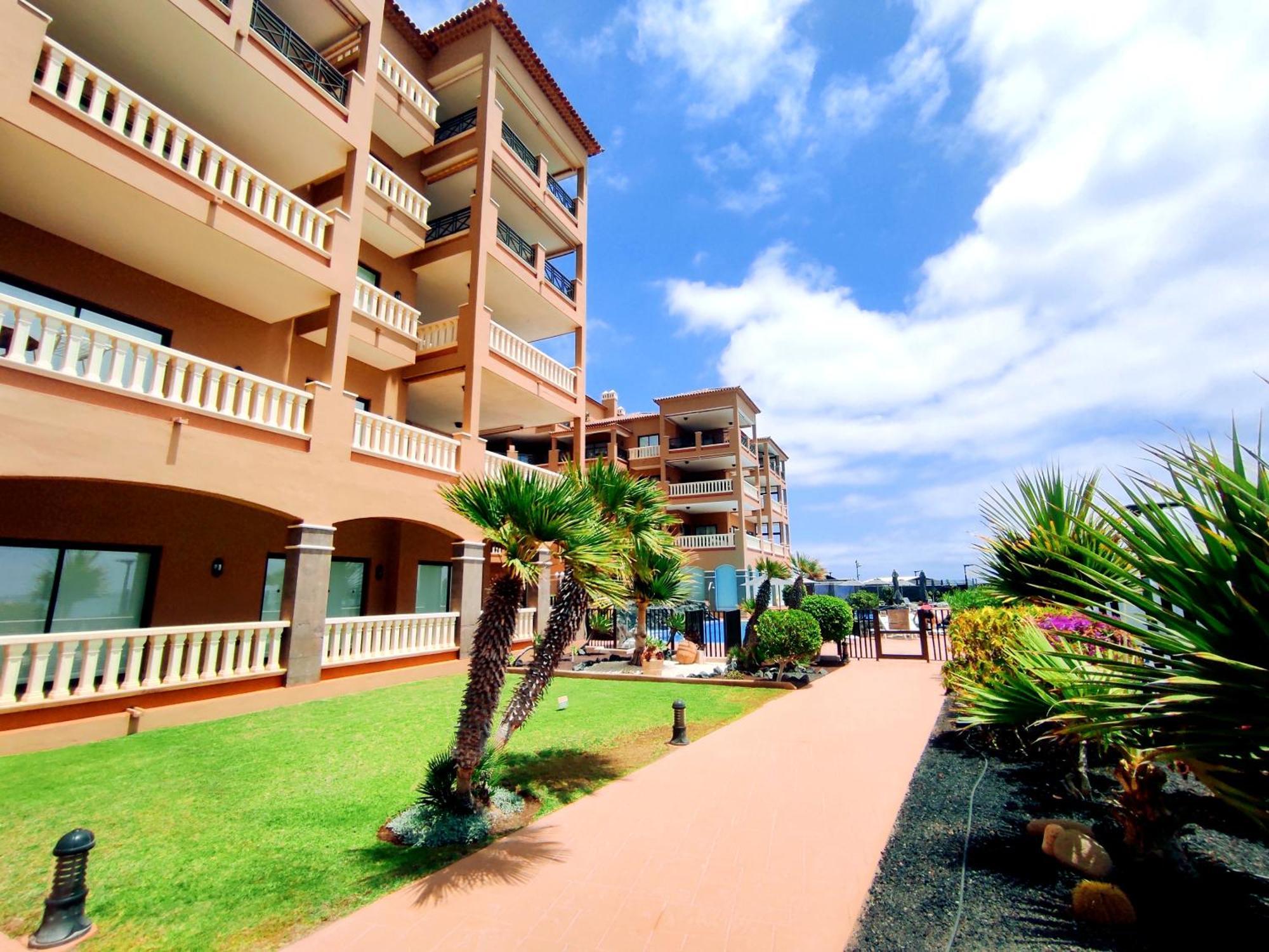 El Nautico Suites, The Beachfront Paradise Сан-Мігель-де-Абона Екстер'єр фото